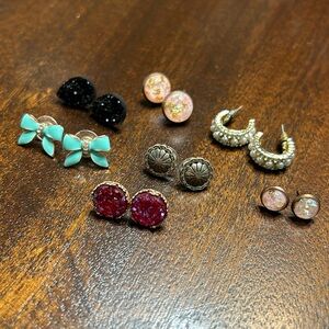 SALE!! Set of 7 Costume Jewelry Earrings